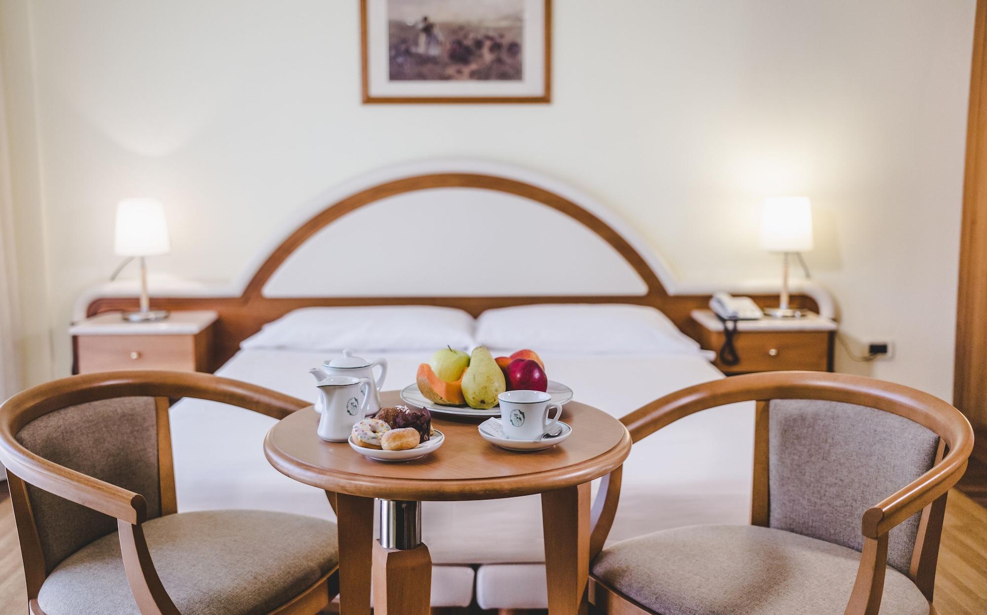 La Fonte Hotel Ome Eksteriør bilde