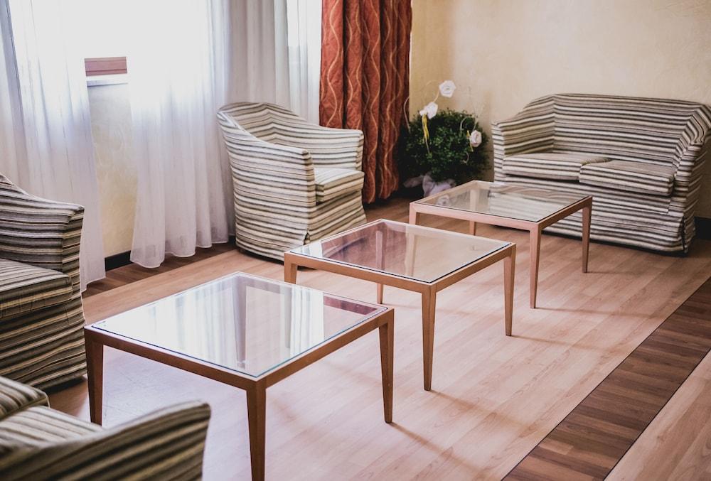 La Fonte Hotel Ome Eksteriør bilde