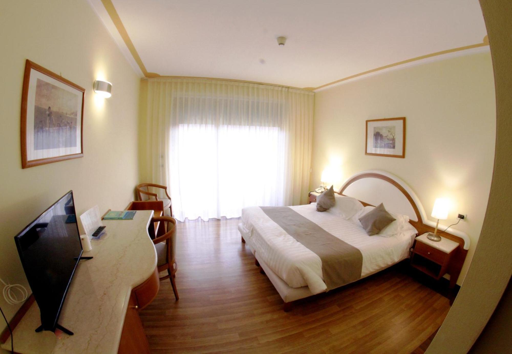 La Fonte Hotel Ome Eksteriør bilde