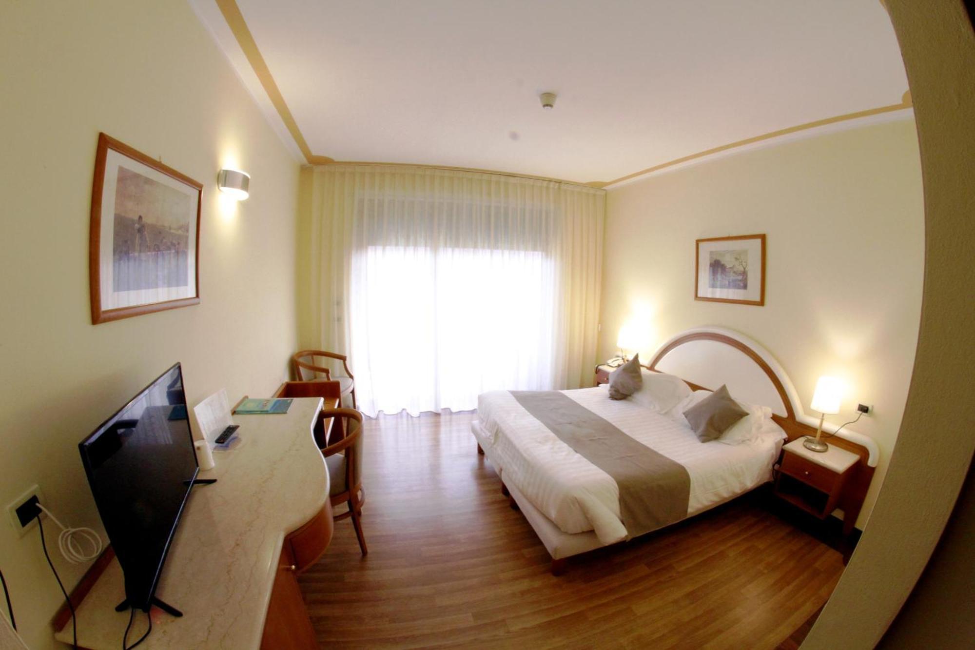 La Fonte Hotel Ome Eksteriør bilde