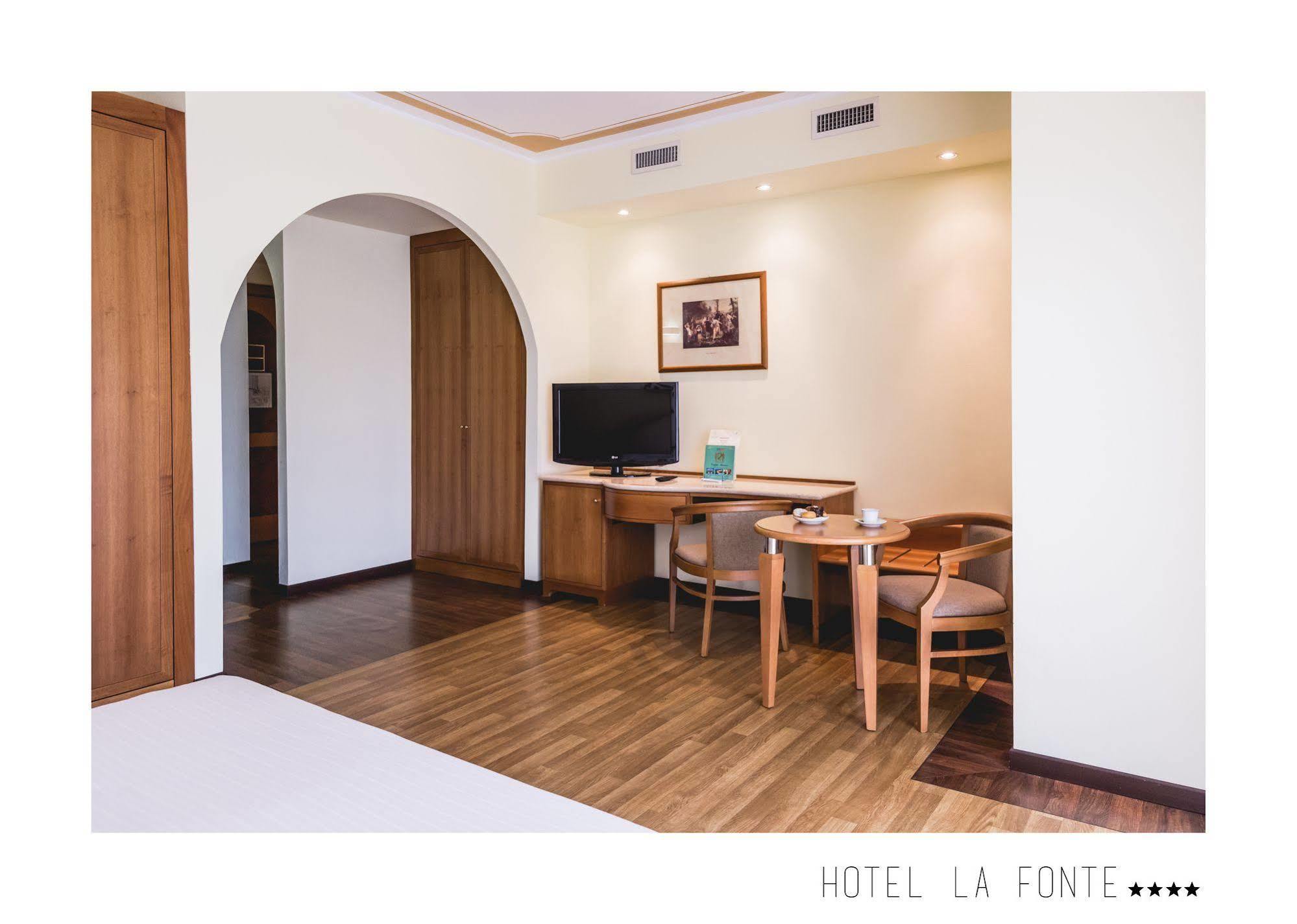 La Fonte Hotel Ome Eksteriør bilde