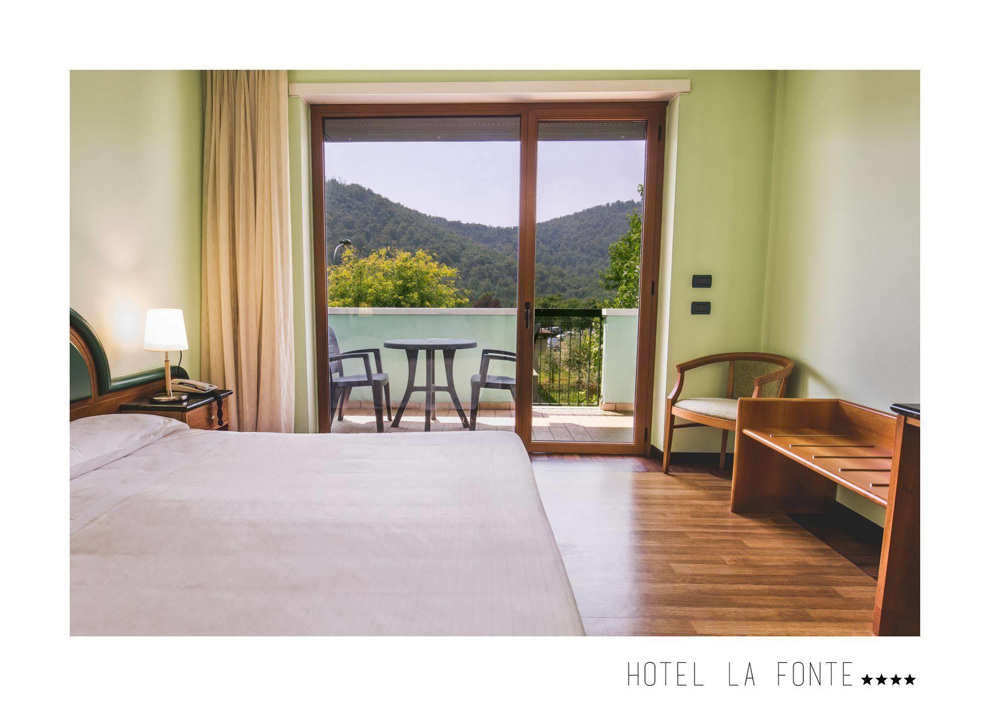 La Fonte Hotel Ome Eksteriør bilde