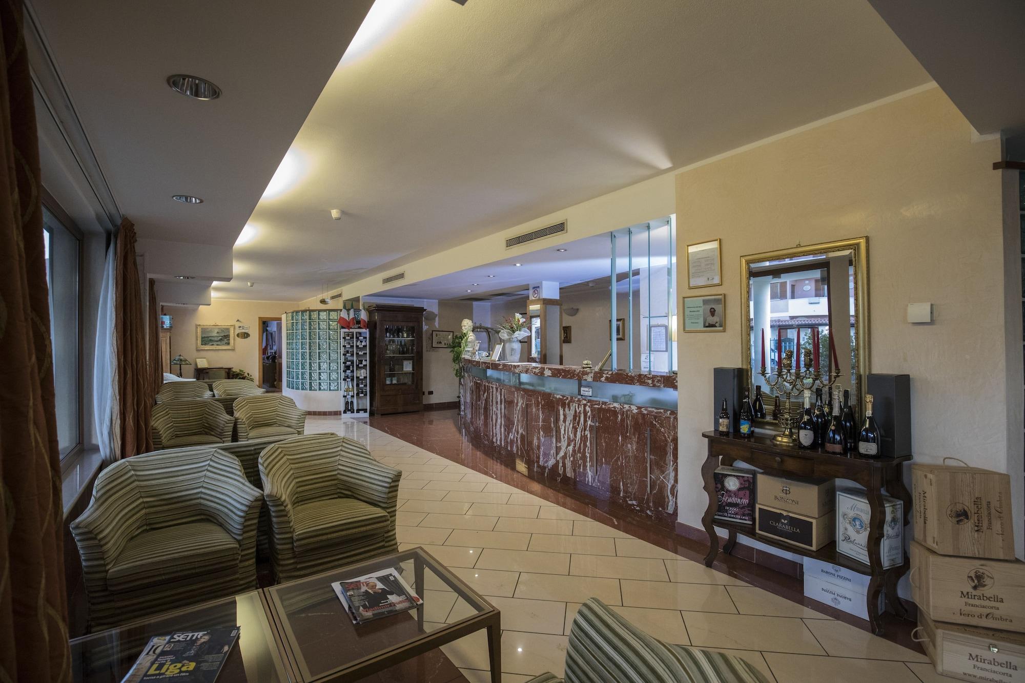 La Fonte Hotel Ome Eksteriør bilde